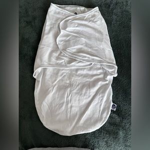 Nested bean swaddle classic one size (0-6 months) 7-18 lbs